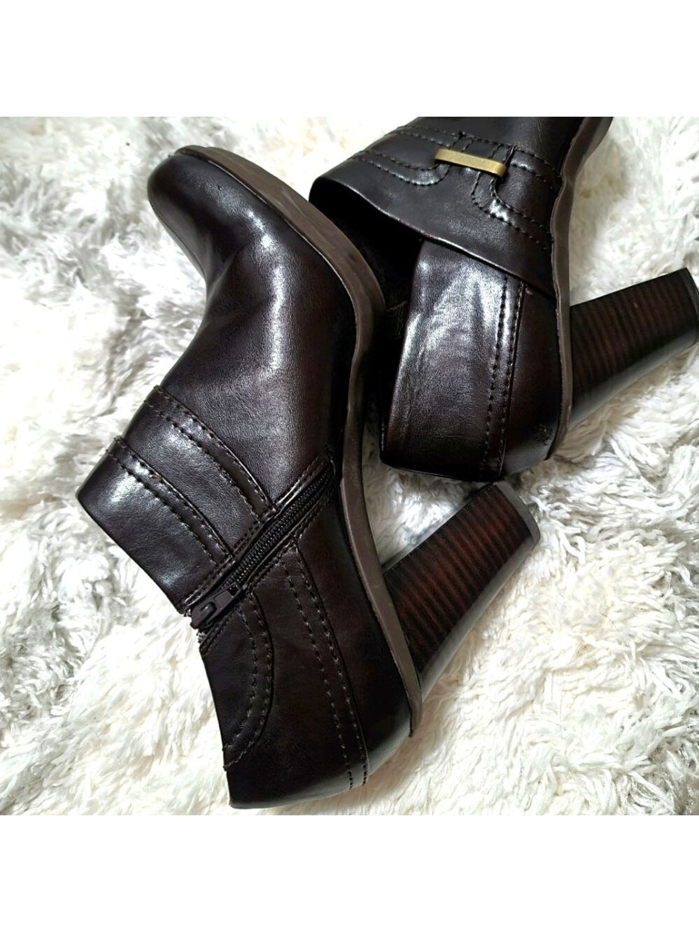 Liz Claiborne Flex Women's Brown Ankle Booties